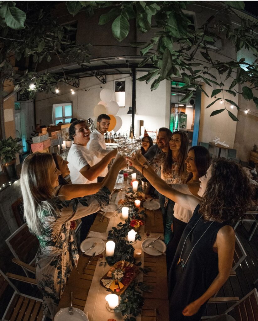 Víctor Cornejo R: Terapia para parejas y personas que desean superar su situación actual y alcanzar su estado deseado.